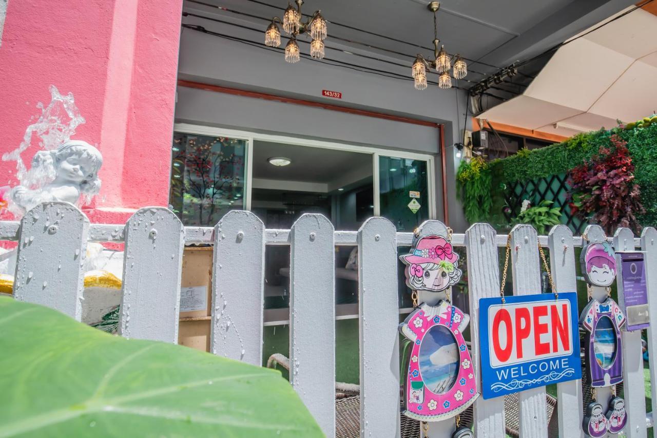 Menulis Coolly House Patong Bed and Breakfast Εξωτερικό φωτογραφία